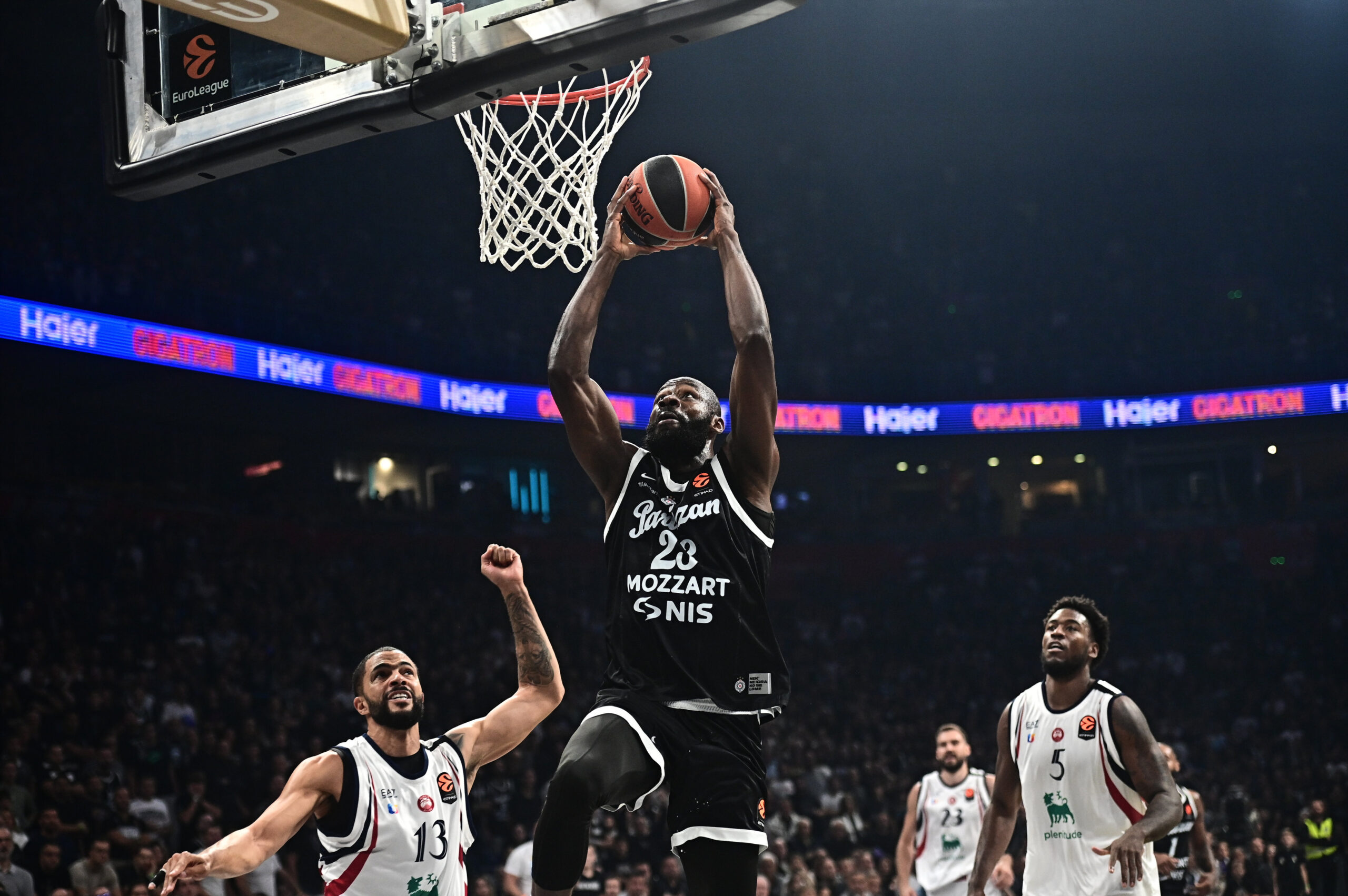 Partizan pobedio Bajern 86:84 u trećem kolu Evrolige posle dramatične završnice
