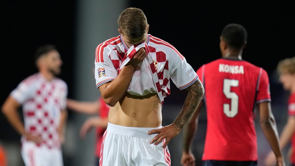 Dinamo Zagreb poražen 2:9 od Bajerna, Hrvatska reprezentacija doživela debakl 0:7 protiv Engleske – poraz Dinama
