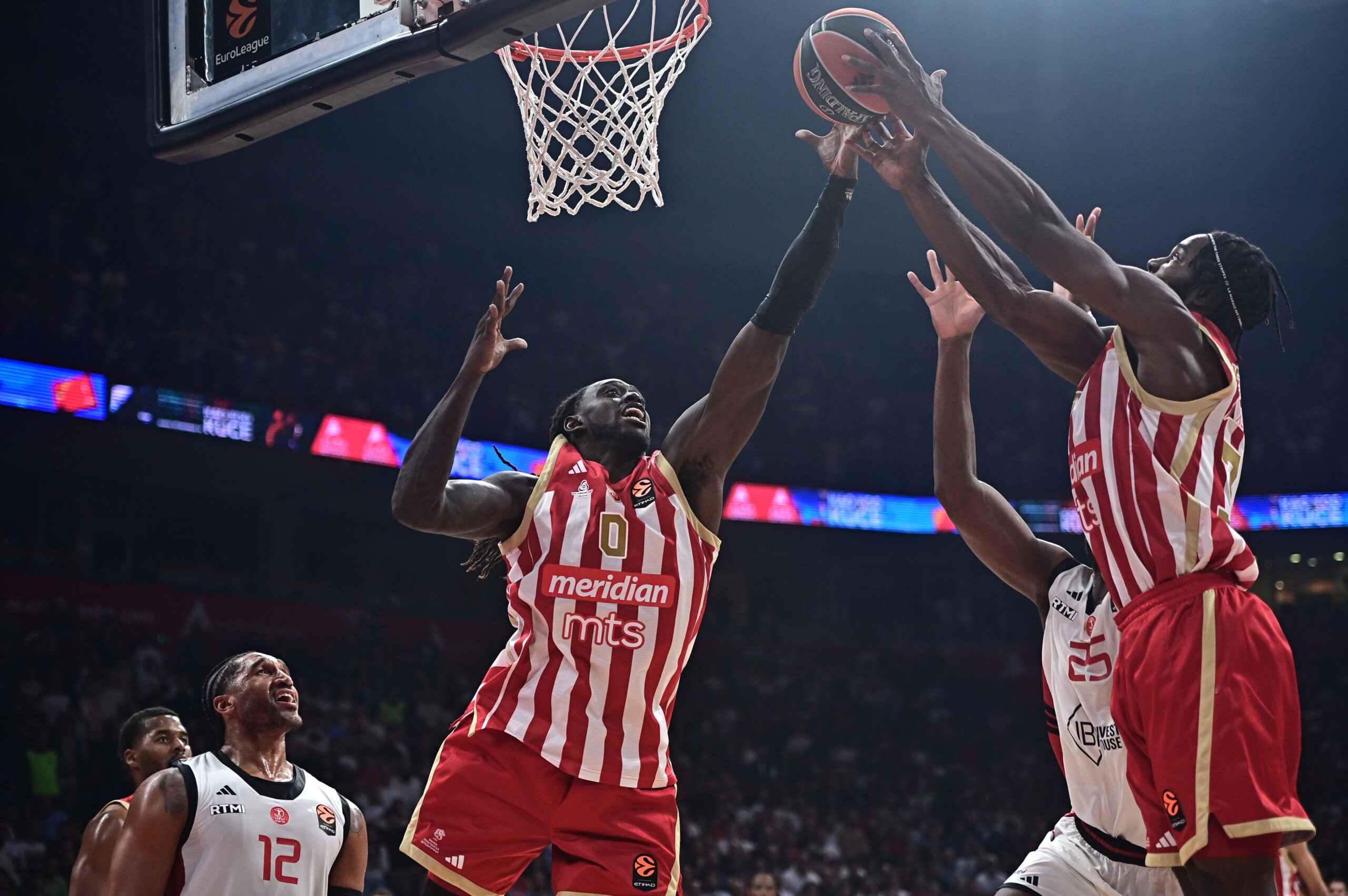 Džonatan Motli povredio mišić prednje lože tokom meča Crvene zvezde protiv Efesa – Džonatan Motli Crvena zvezda Efes