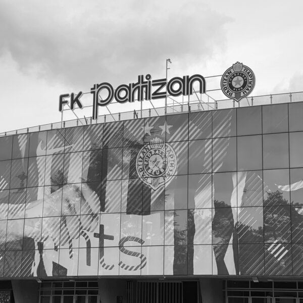 Partizan planira renoviranje reflektora uz očuvanje tradicije na stadionu u Humskoj – Partizan stadion reflektori