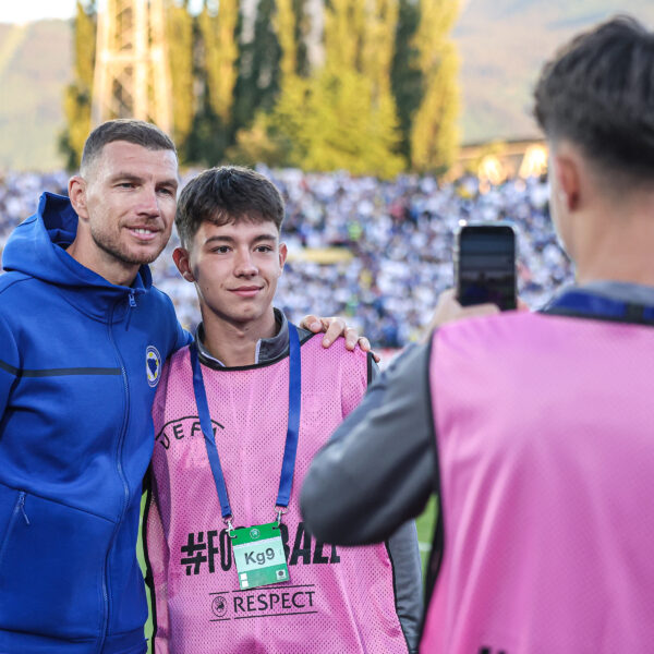 Uroš nacrtao Edina Džeka kao pravoslavca i ujedinio region – Uroš Edin Džeko crtež