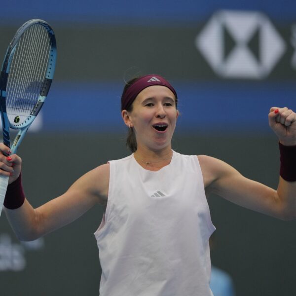 Nikola Bartunkova pobedila Karolinu Muhovu 6:3, 6:0 za plasman u polufinale WTA turnira u Pekingu