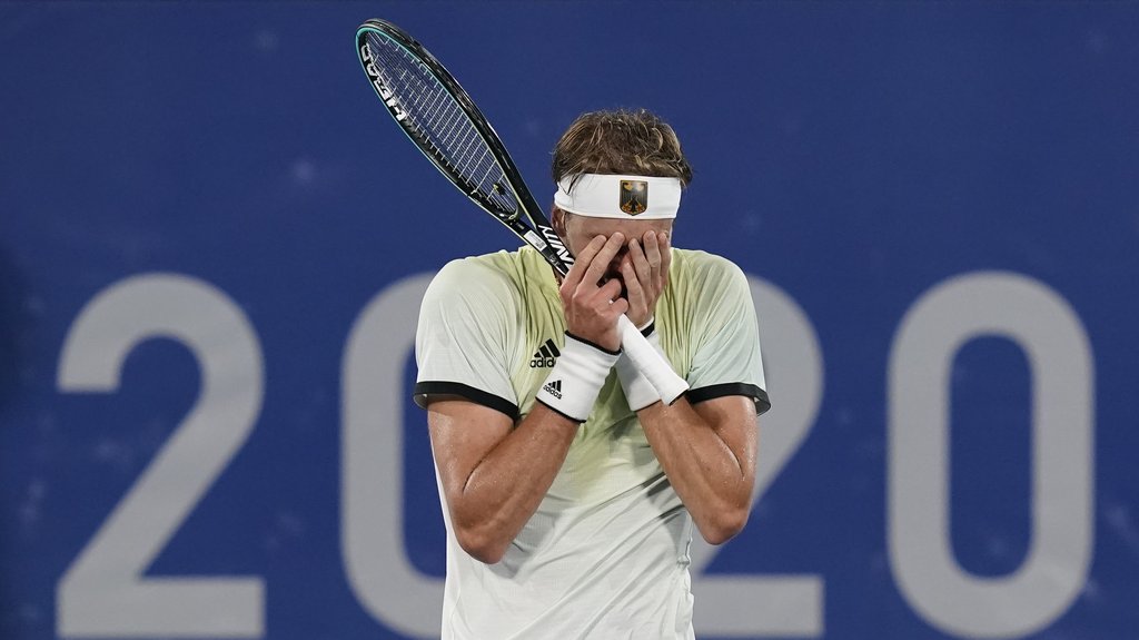 Aleksander Zverev završava sezonu kao prvi na svetu posle eliminacije Alkaraza – Aleksander Zverev tenis