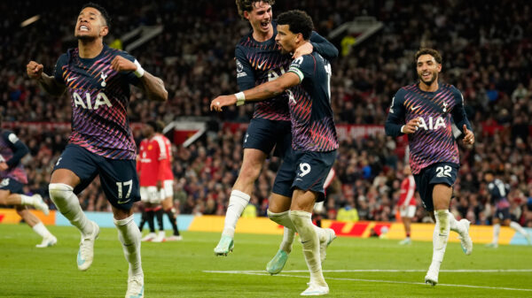 Navijači Mančester junajteda ponovo ističu transparent '51 godina' zbog slučaja Siti – Mančester junajted Mančester siti Premijer liga