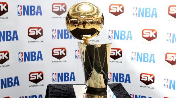 Larry O’Brien NBA trofej stiže u Beograd uz Mozzart i NBA Fan Zonu – Larry O’Brien NBA trofej Beograd