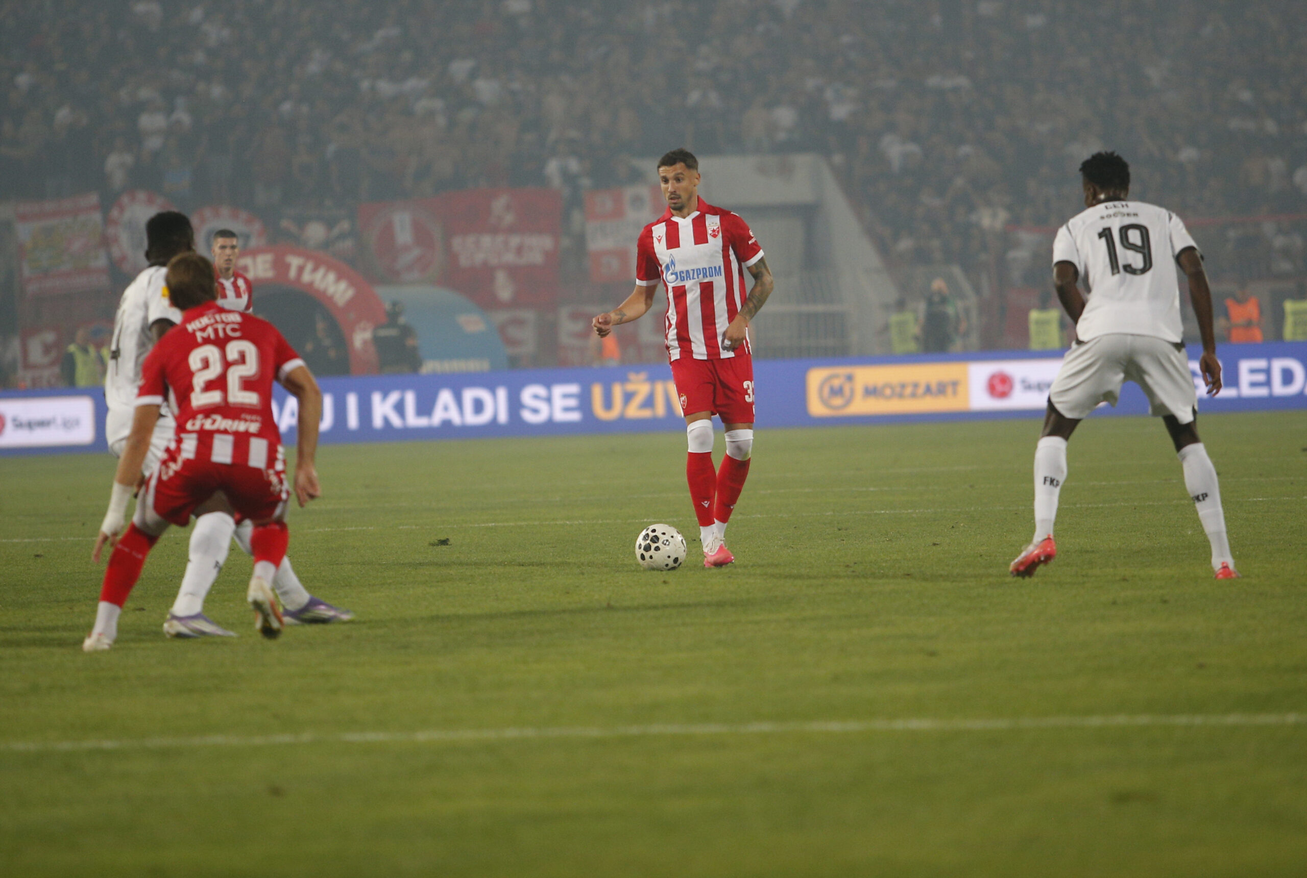 Crvena zvezda izjednačila protiv Lugana golom Radeta Krunića u Ligi konferencija – napad crveno-belih u Švajcarskoj