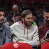 Aleksandar Katai i Mirko Ivanić podržali košarkaše Crvene zvezde protiv Pariza u Beogradskoj areni – Katai i Ivanić