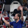 Danil Medvedev pobedio Tomija Pola 2:1 za plasman u polufinale mastersa u Šangaju