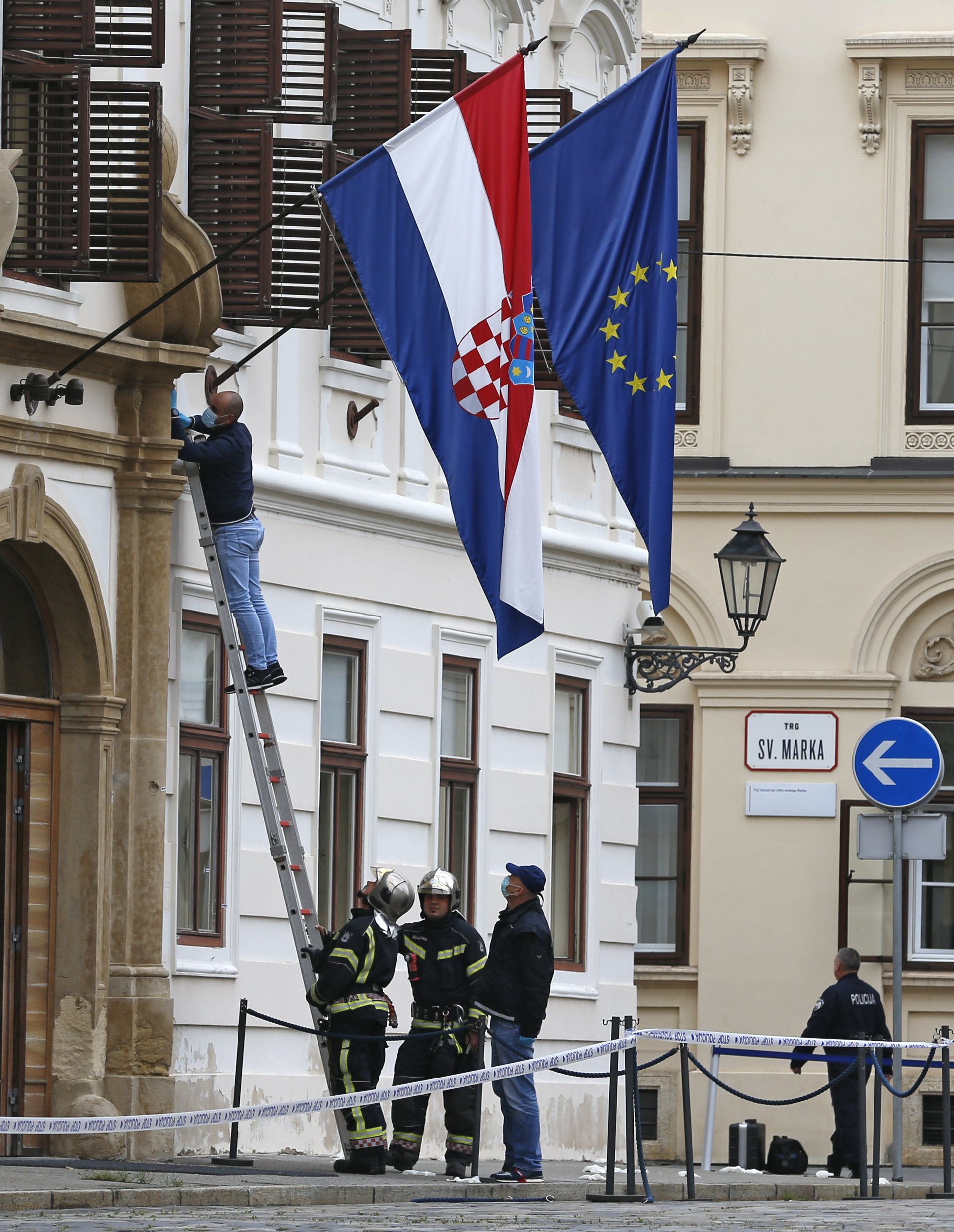 Vlada Hrvatske oštro osudila ponašanje Torcide tokom meča Hajduk – Ajaks – Vlada Hrvatske Torcida incident