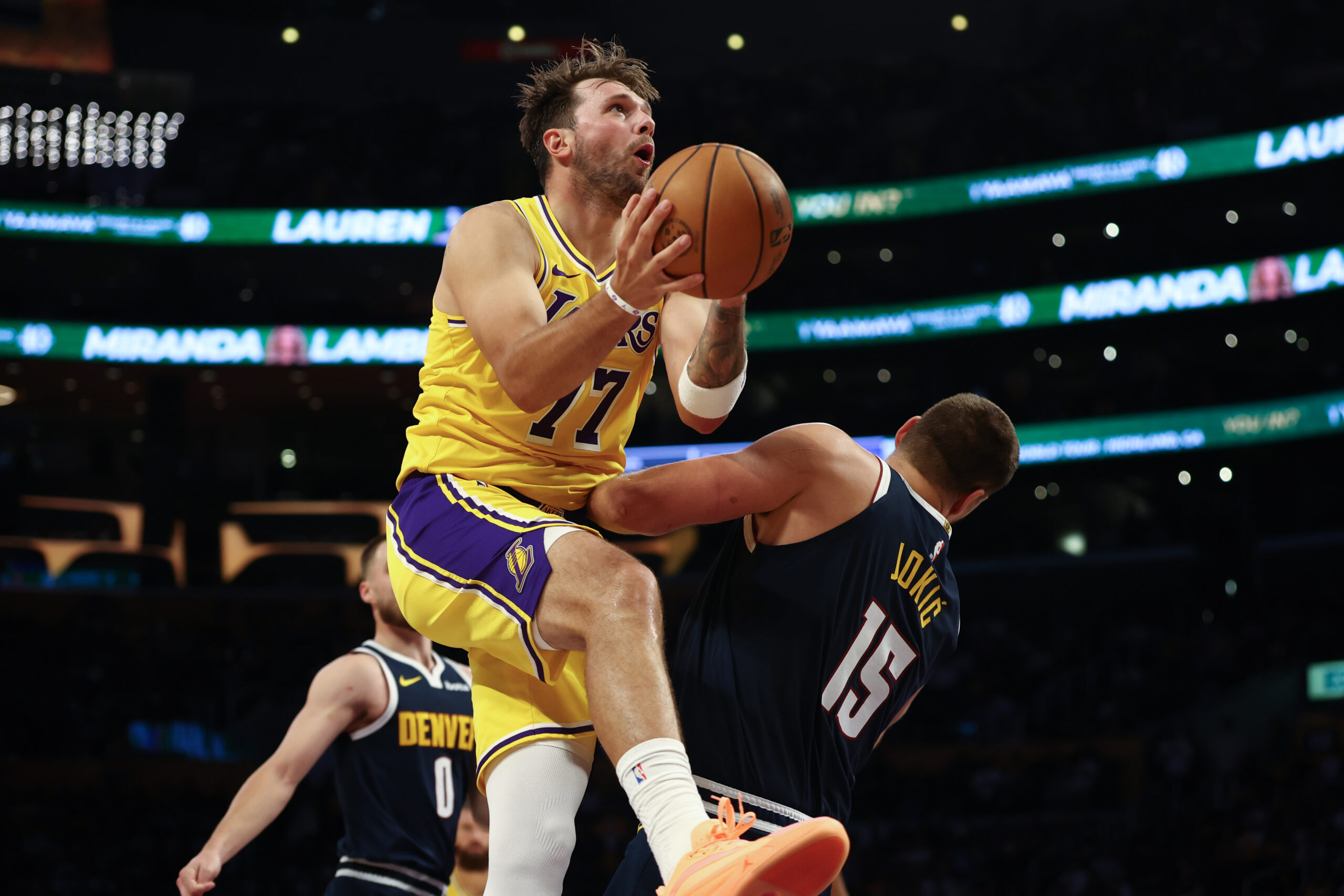 Los Anđeles Lejkers poraženi od Denver Nagetsa 106:121 na kraju NBA predsezone – Los Anđeles Lejkers Denver Nagetsi NBA