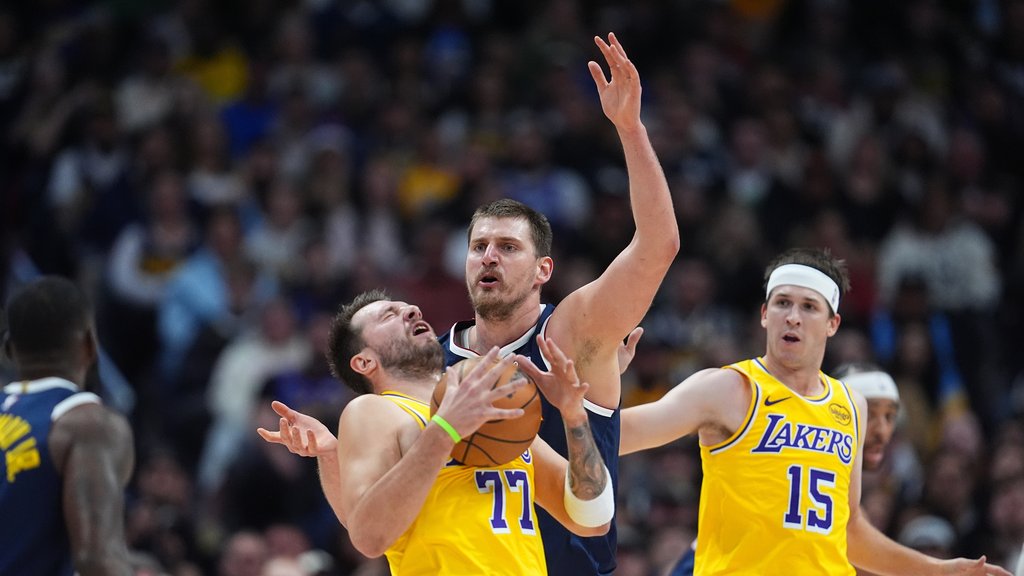 Nikola Jokić predvodio Denver do pobede nad Lejkersima, Dončić u centru pažnje – Nikola Jokić NBA
