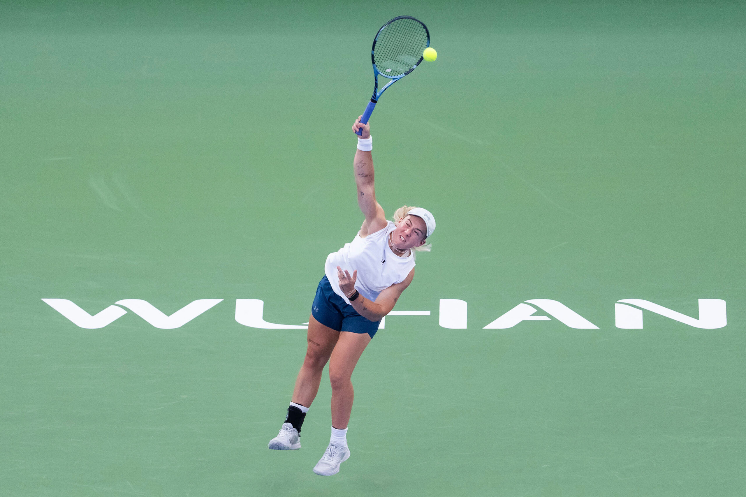 Sonej Kartal pobedila Jelenu Ostapenko i plasirala se u finale WTA turnira u Vuhanu