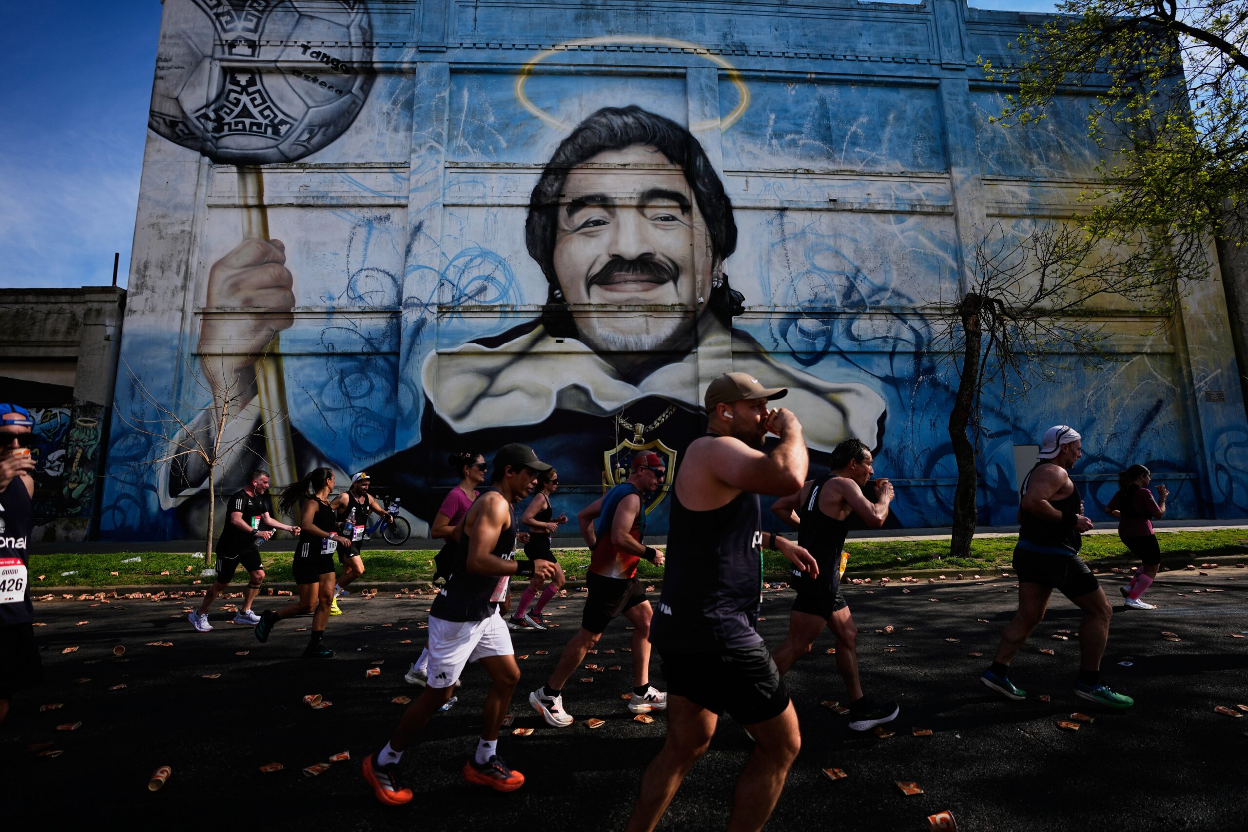 Diego Maradona obeležava 50 godina od profesionalnog debija u dresu Argentinos Juniorsa