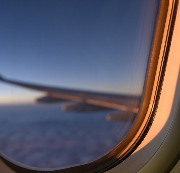 Ben Kindel doživeo zdravstveni problem tokom leta, avion Pitsburg Pingvinsa prinudno sleteo – Ben Kindel hokej