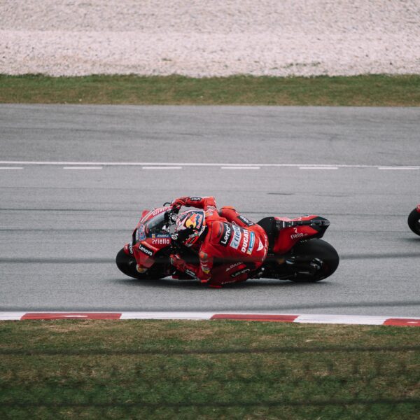Marko Melandri otvara pitanje: Da li će Markes završiti karijeru ako osvoji desetu titulu – Marko Melandri MotoGP izjava