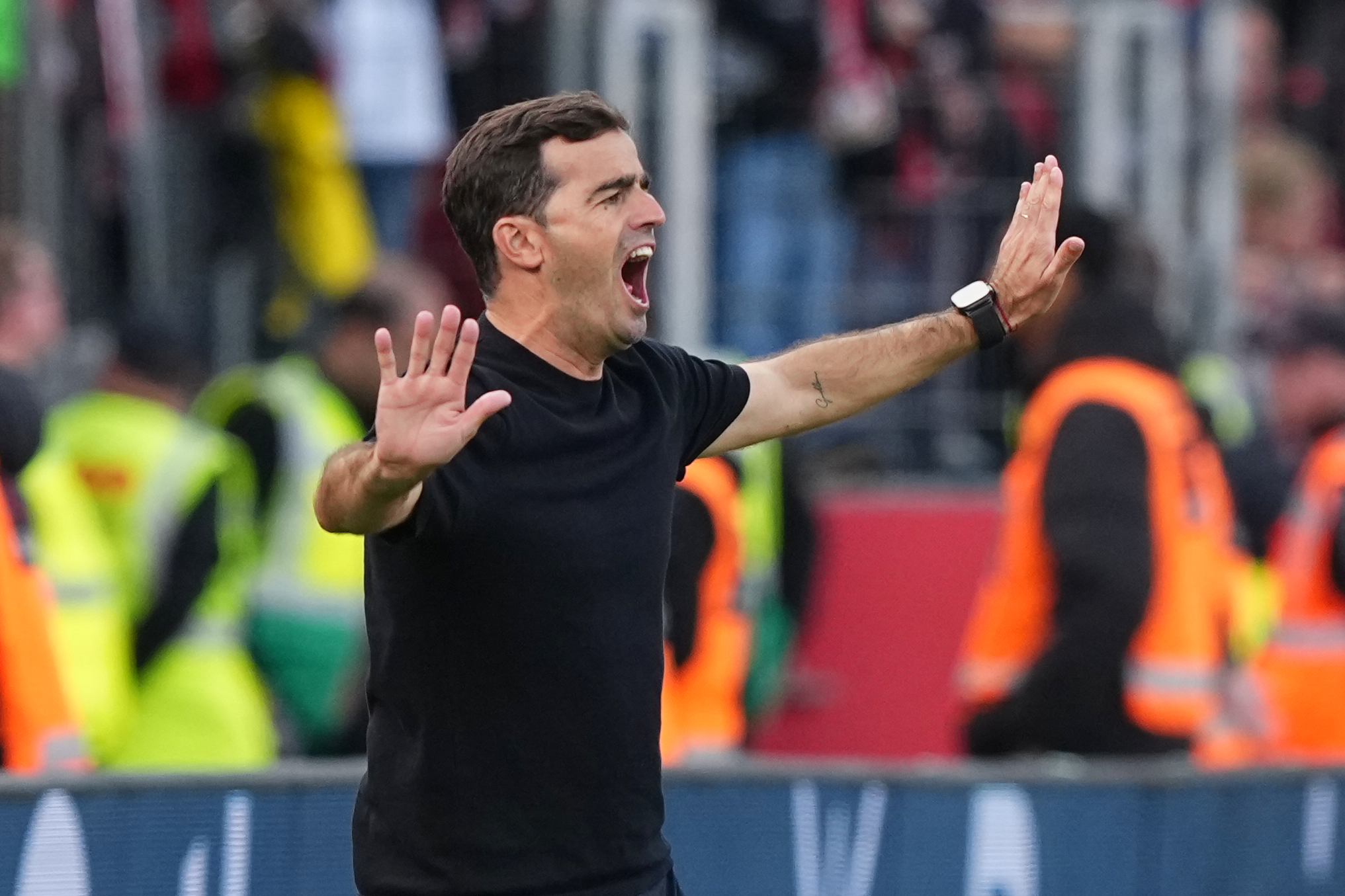 Carles Martínez Novell vraća Bajer Leverkuzen na put nepobedivosti u svim takmičenjima – Carles Martínez Novell Bajer Leverkuzen