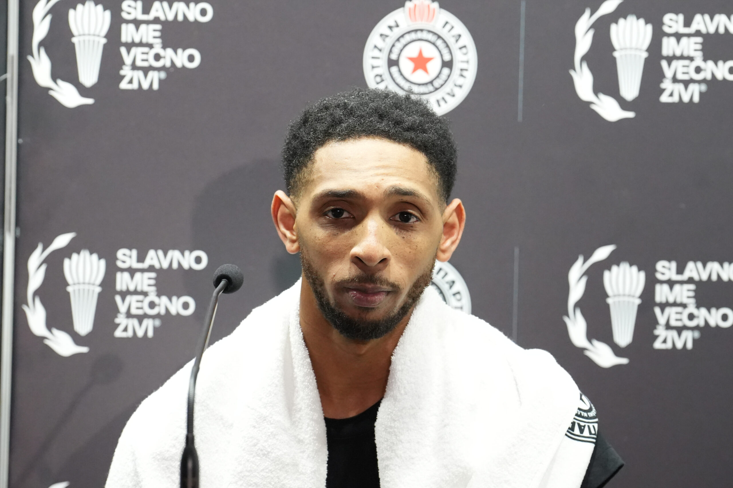 Efes pobedio Bešiktaš 89:80 u sedmom kolu Evrolige na domaćem terenu – Kameron Pejn Efes Evroliga