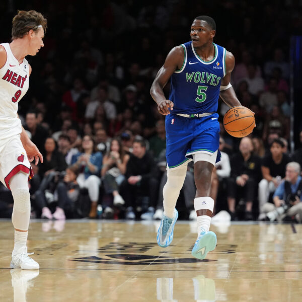 Entoni Edvards predvodio Minesotu do pobede 131:106 protiv Majamija u NBA debiju Janisa Adetokumba – Entoni Edvards NBA Majami