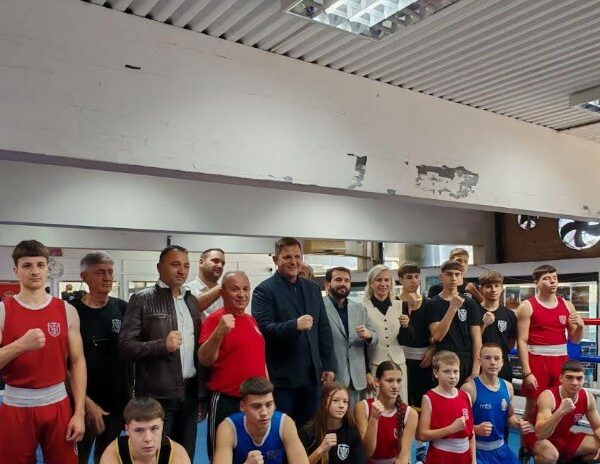 Srpski bokserski savez donirao ring i opremu klubu 14. oktobar KŠ 037 iz Kruševca – donacija Srpskog bokserskog saveza