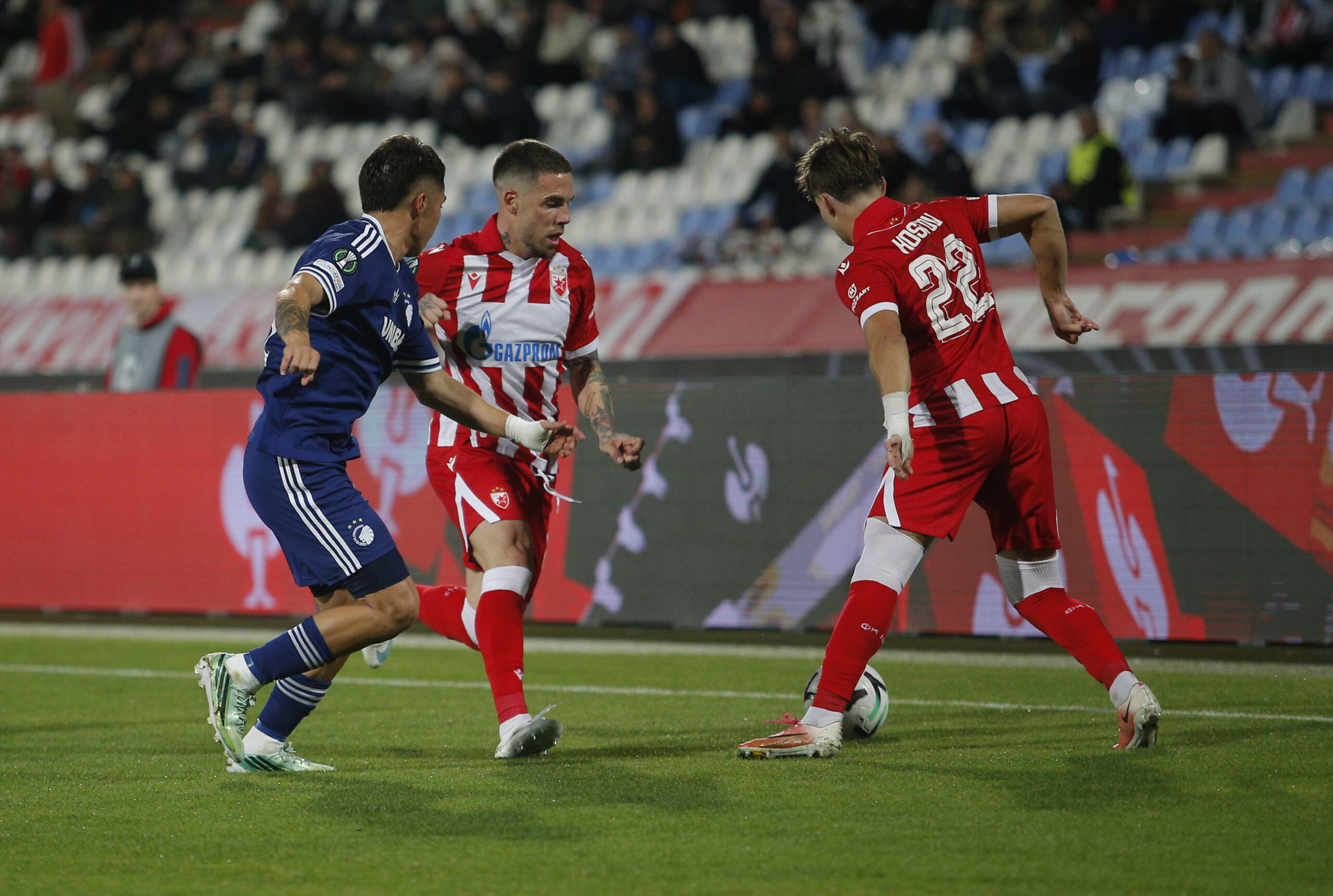 Danski mediji o Crvenoj zvezdi: Veštičji kotao i pohvale za Vasilija Kostova – napad u Beogradu