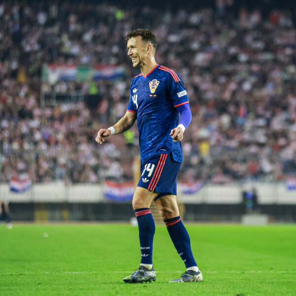 Ivan Perišić, Filip Kostić i Esmir Bajraktarević zajedno u Ajndhovenu: Ćevapi spojili fudbalere iz regiona – Ivan Perišić Filip Kostić Esmir Bajraktarević PSV
