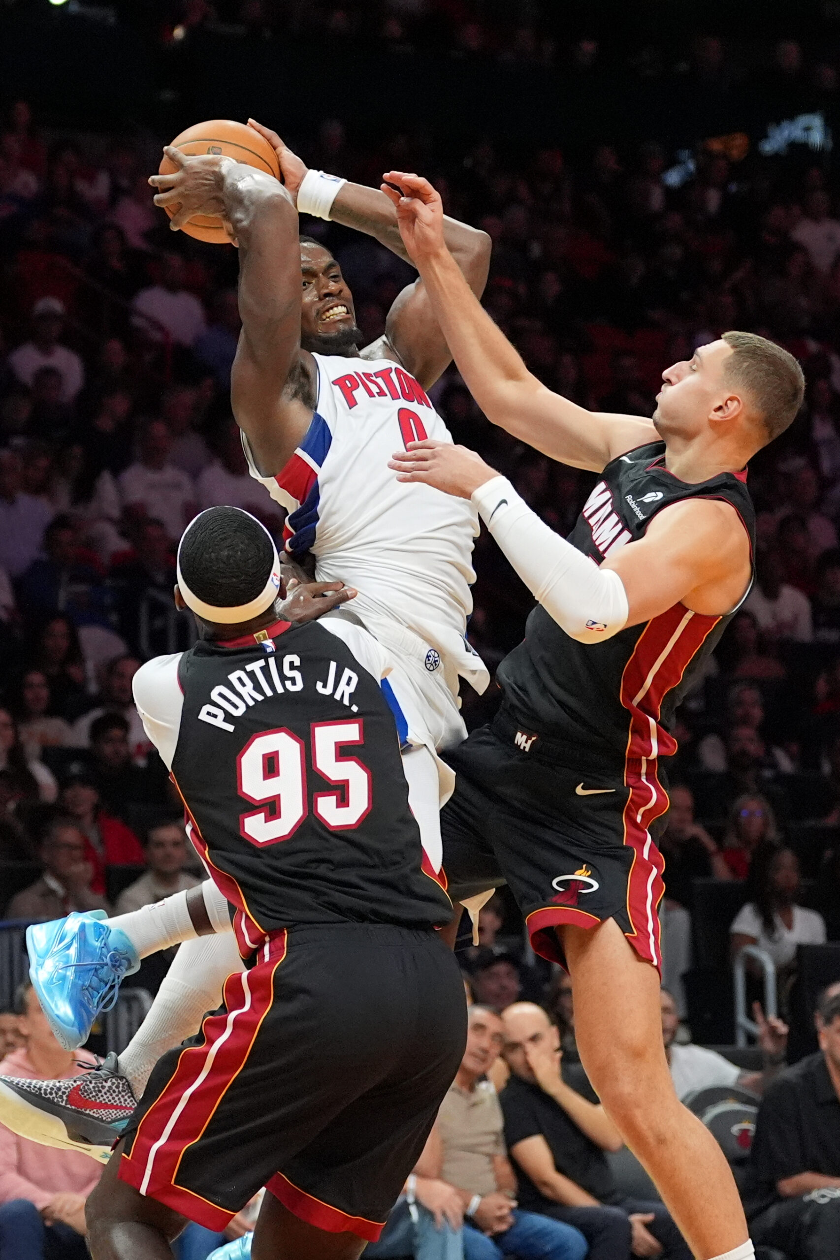 Detroit Pistonsi savladali Majami Hit 128:111, Nikola Jović popravio učinak – Nikola Jović Majami Hit Detroit Pistonsi