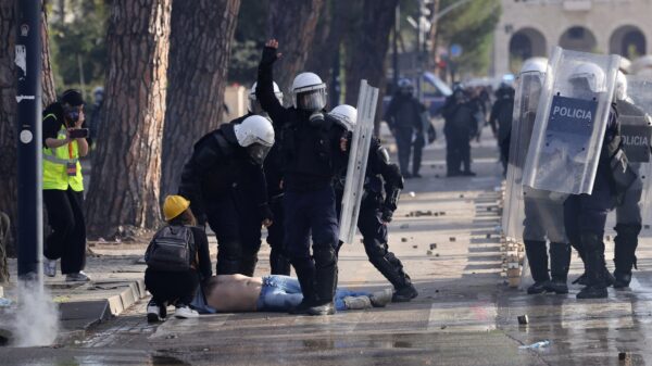 Erjon Viškuli teško povređen tokom protesta u Tirani – Erjon Viškuli protest Tirana
