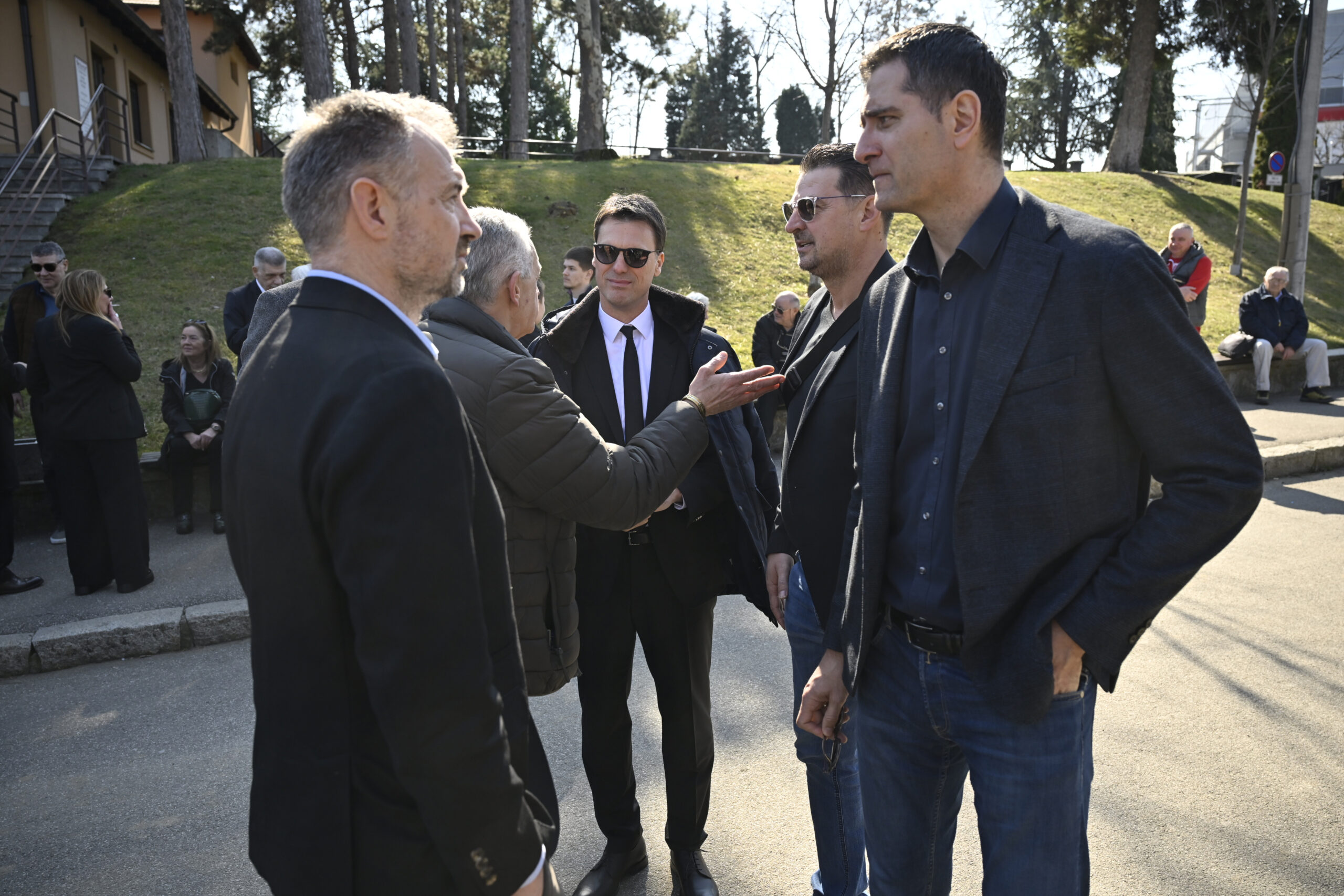 Vanja Grbić proslavio pobedu studenata na Slaviji sa porodicom