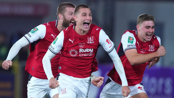 Flitvud Taun eliminisao Arsenal posle penala u Liga kupu Engleske