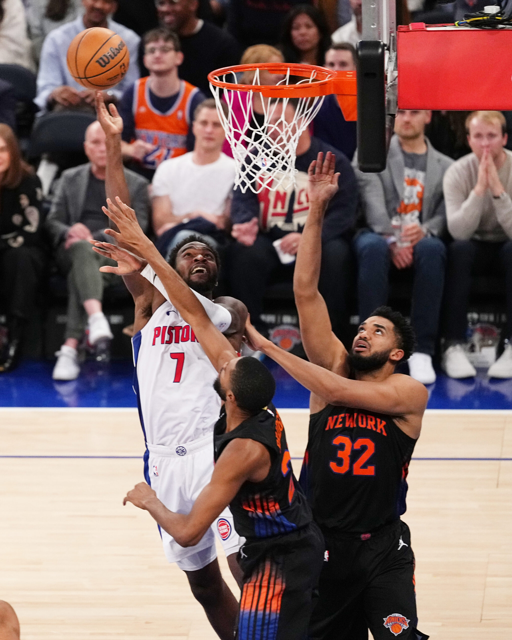Njujork Niksi pobedili Detroit 111:97 i izbegli najgori start šampiona u NBA za 57 godina – Karl-Entoni Tauns Njujork Niksi Detroit Pistons