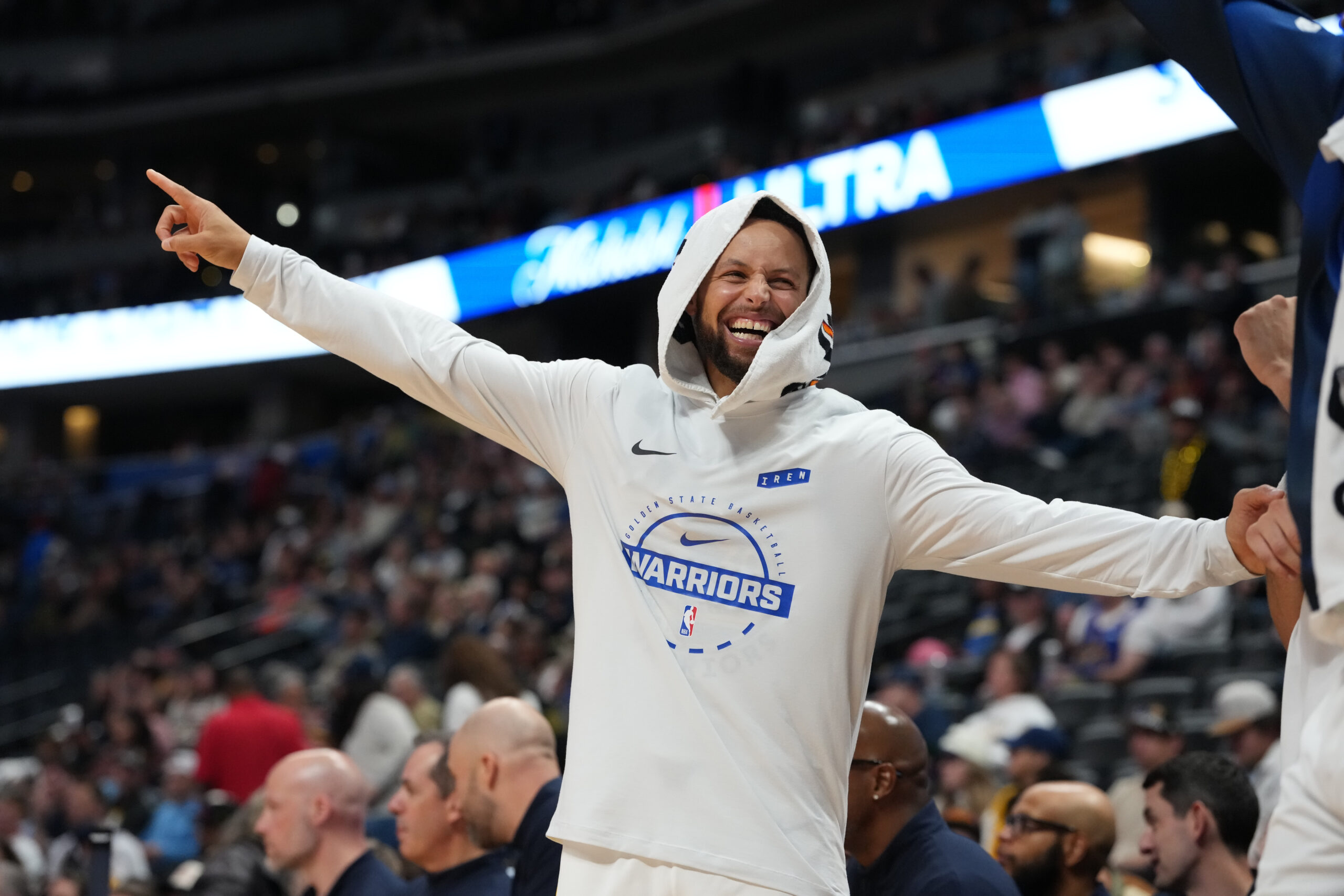 Stef Kari predvodio istorijski preokret Golden Stejt Voriorsa protiv Lejkersa 112:95 – Stef Kari Golden Stejt NBA
